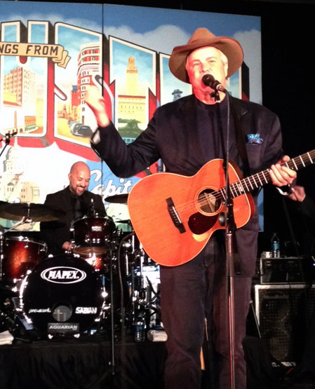 Robert Earl Keen performs in Austin Fall 2015. (Photo by Lori Moffatt)