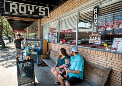 No Fast Food Here! 3 Mom-and-Pop Eateries on I-45