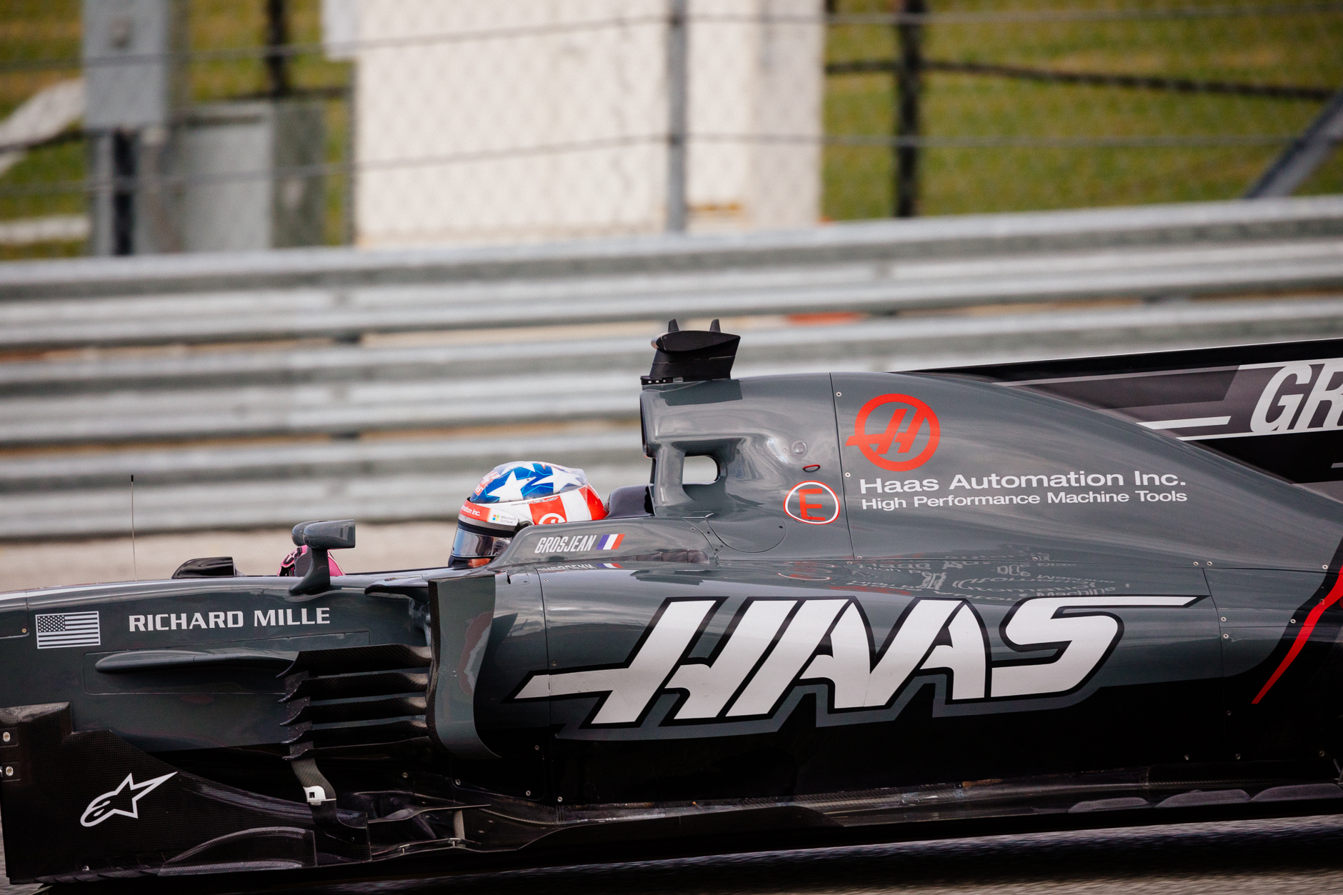 A closer look at Romain Grosjean's Nicky Hayden tribute helmet for the U.S. Grand Prix.