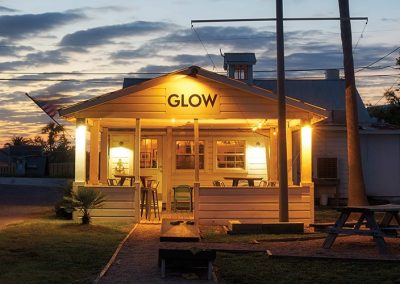 You’ll Find Great Comfort Food and a Few Friends at Rockport Seafood Standout GLOW