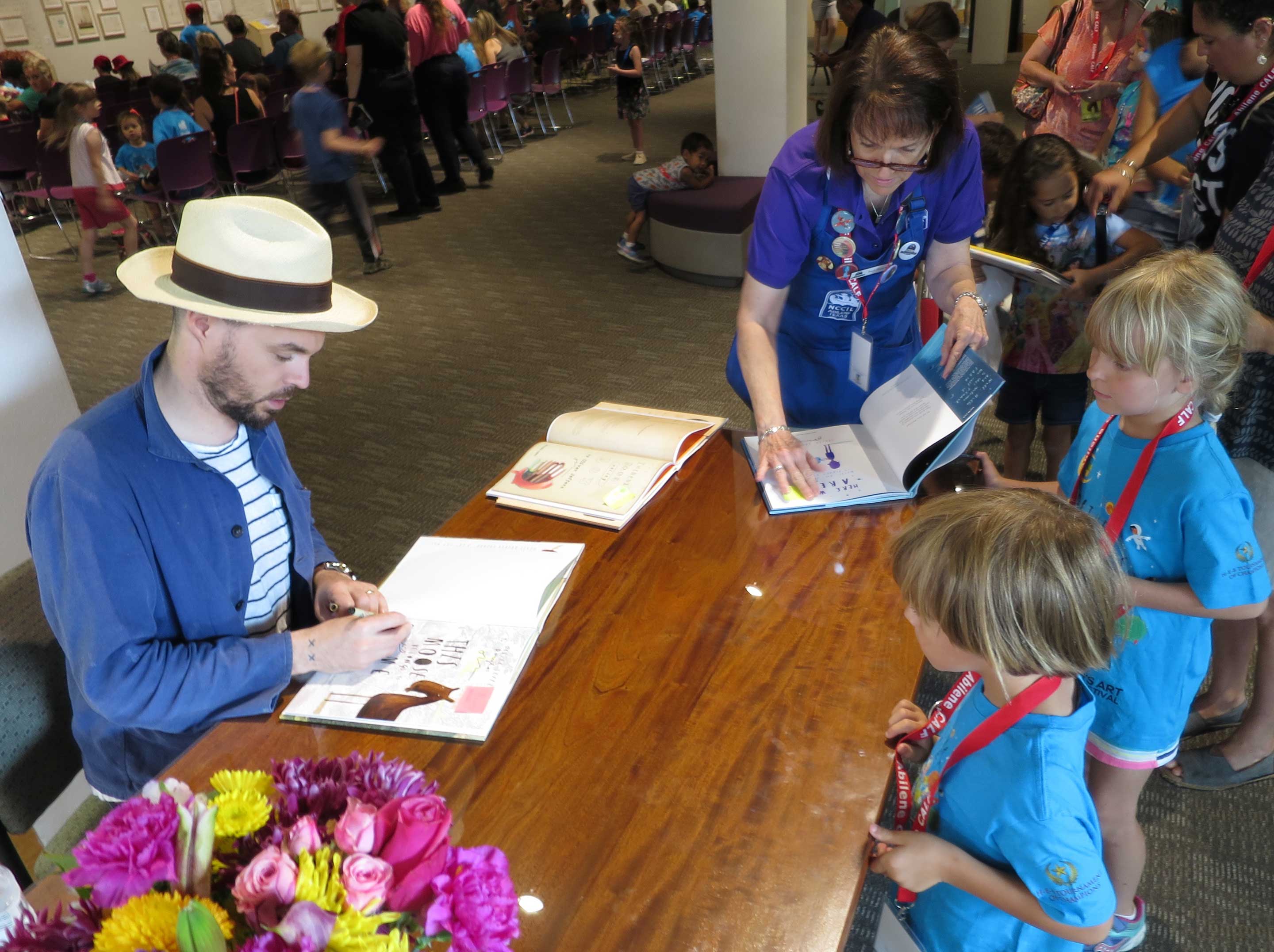 Oliver Jeffers signs children's books in Abilene