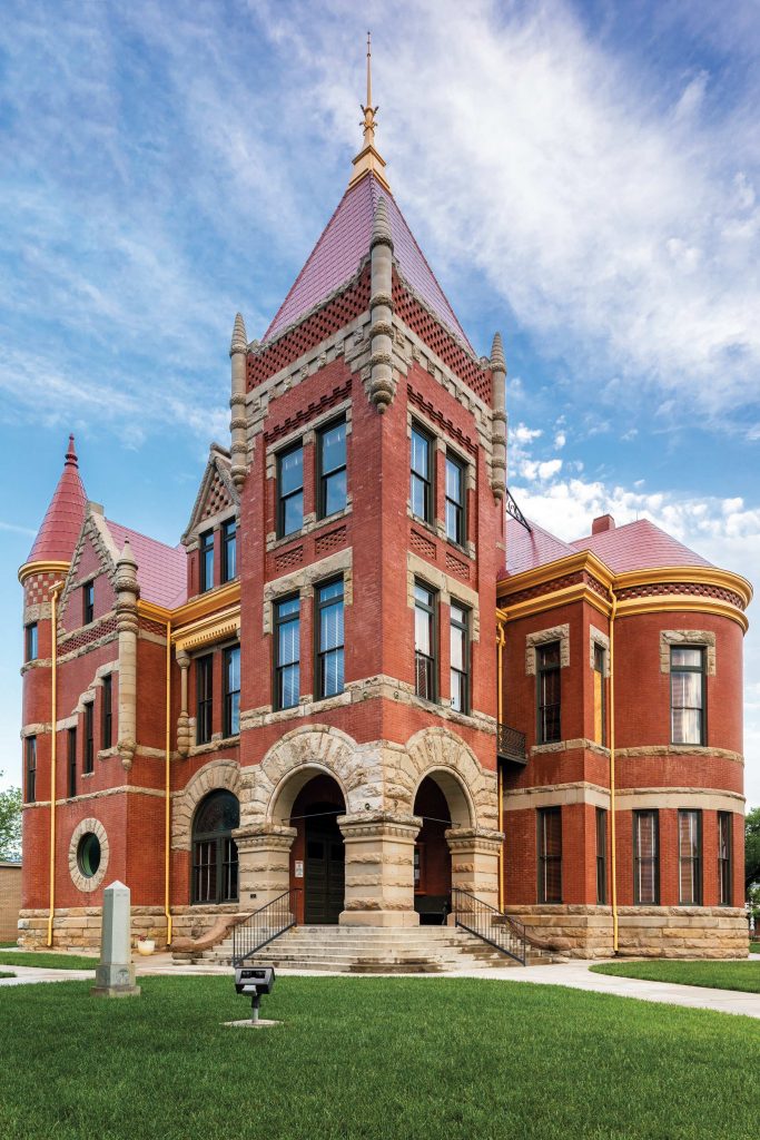 These 10 County Courthouses Show off the Beauty and History of Small ...