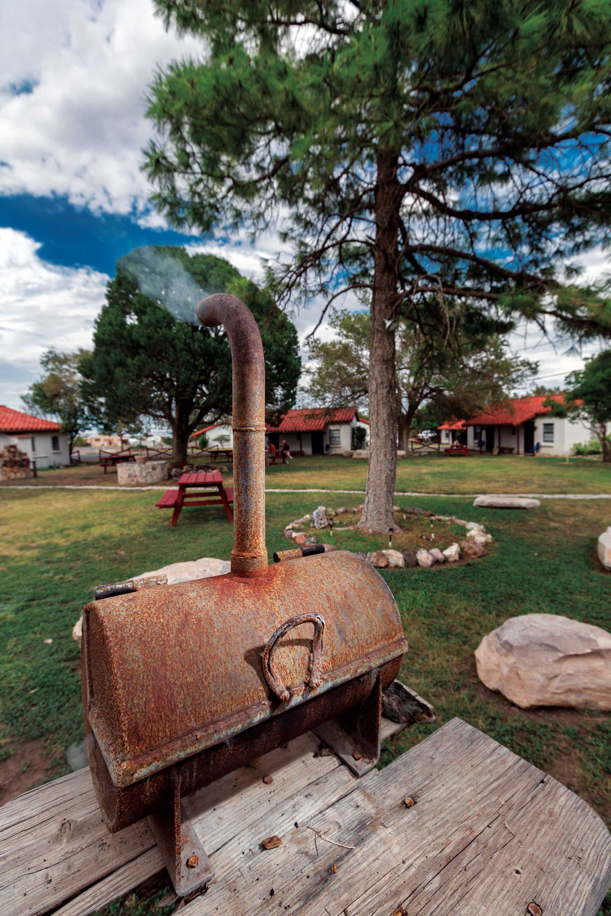 Outdoor smoker