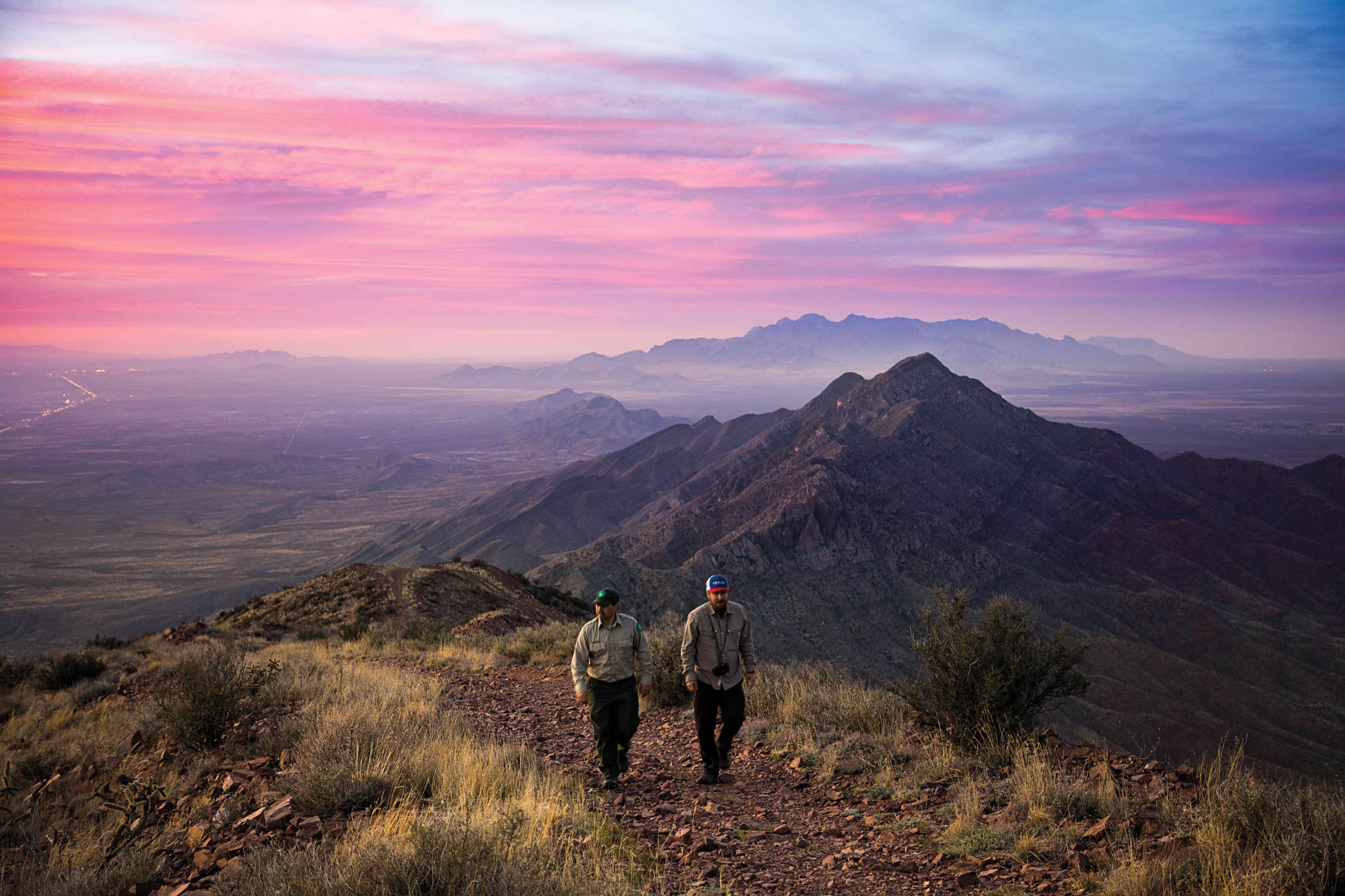 Hiking, Hills and your Iliotibial Band :: Predator Ridge