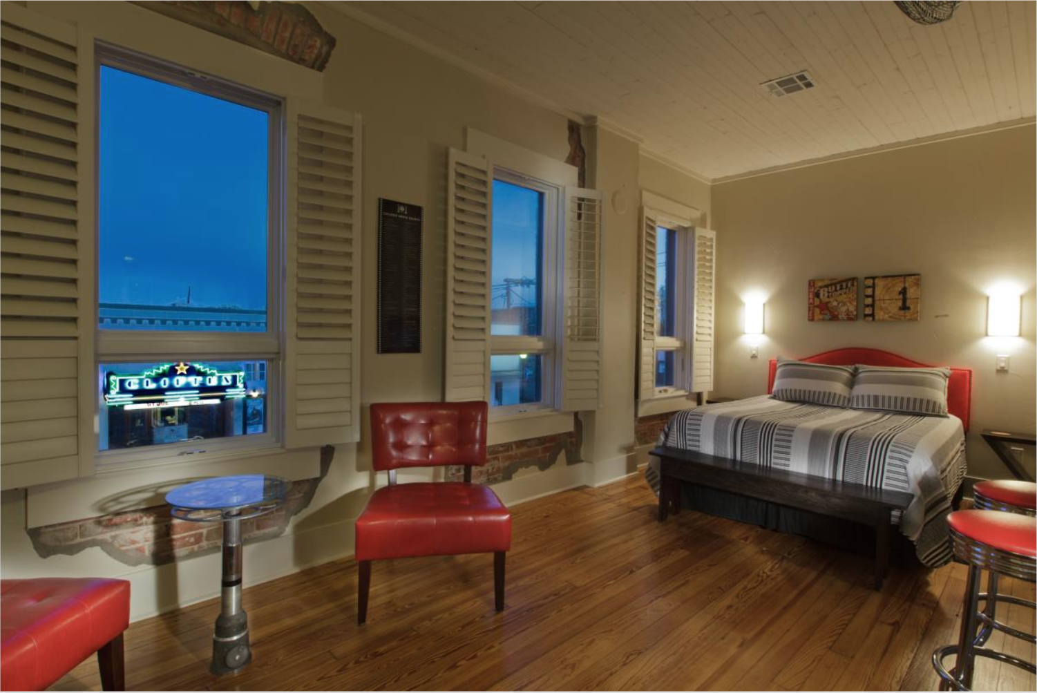 A room at the Screen Door Inn