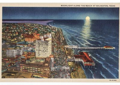 Photo: Vintage Postcard Depicts Galveston’s Seawall Boulevard in the 1940s