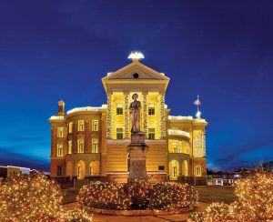 Escape the Crowds at These 5 Small-Town Holiday Light Spectaculars
