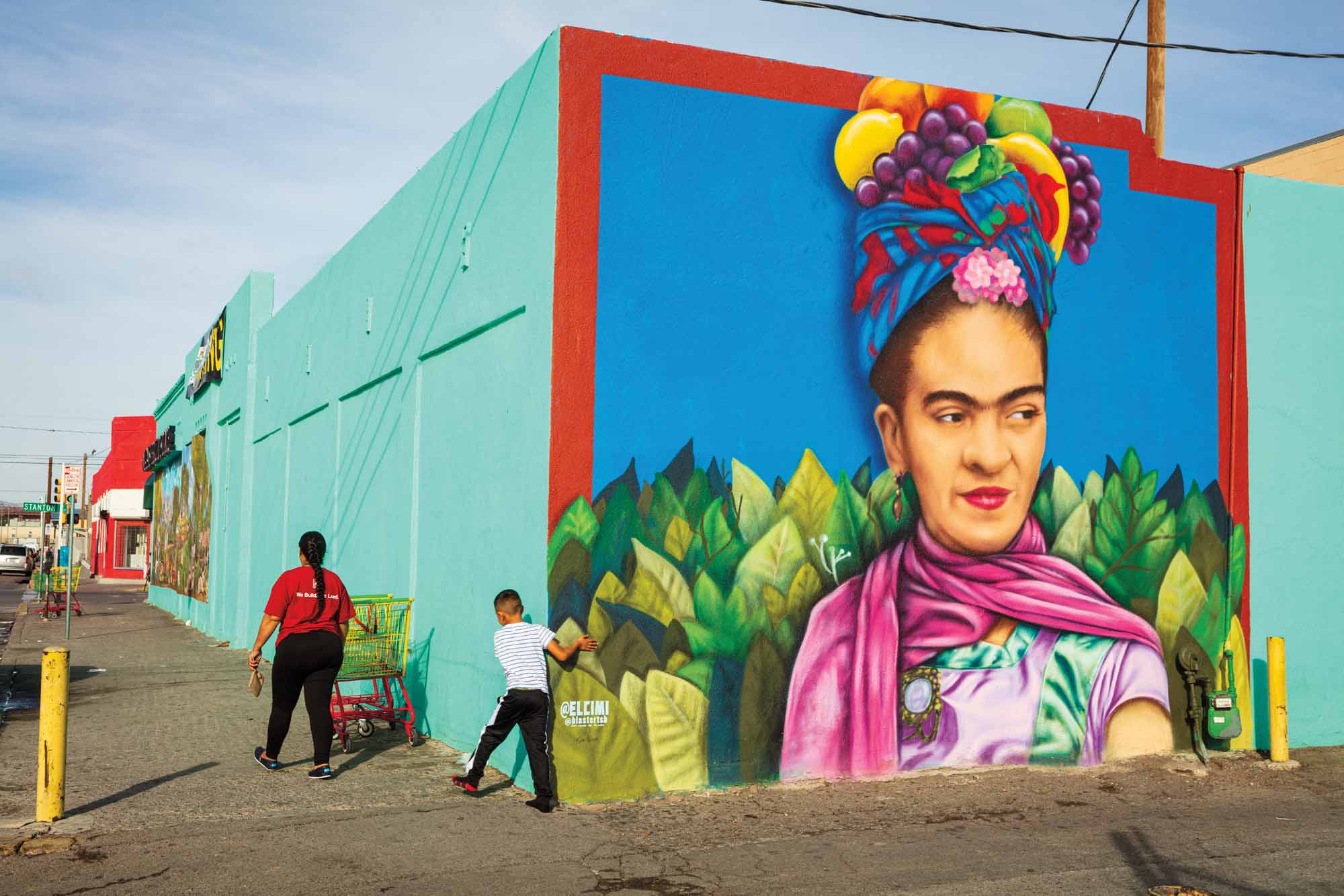 Artist “Cimi” Alvarado Teaches History Through the Murals of El Segundo  Barrio