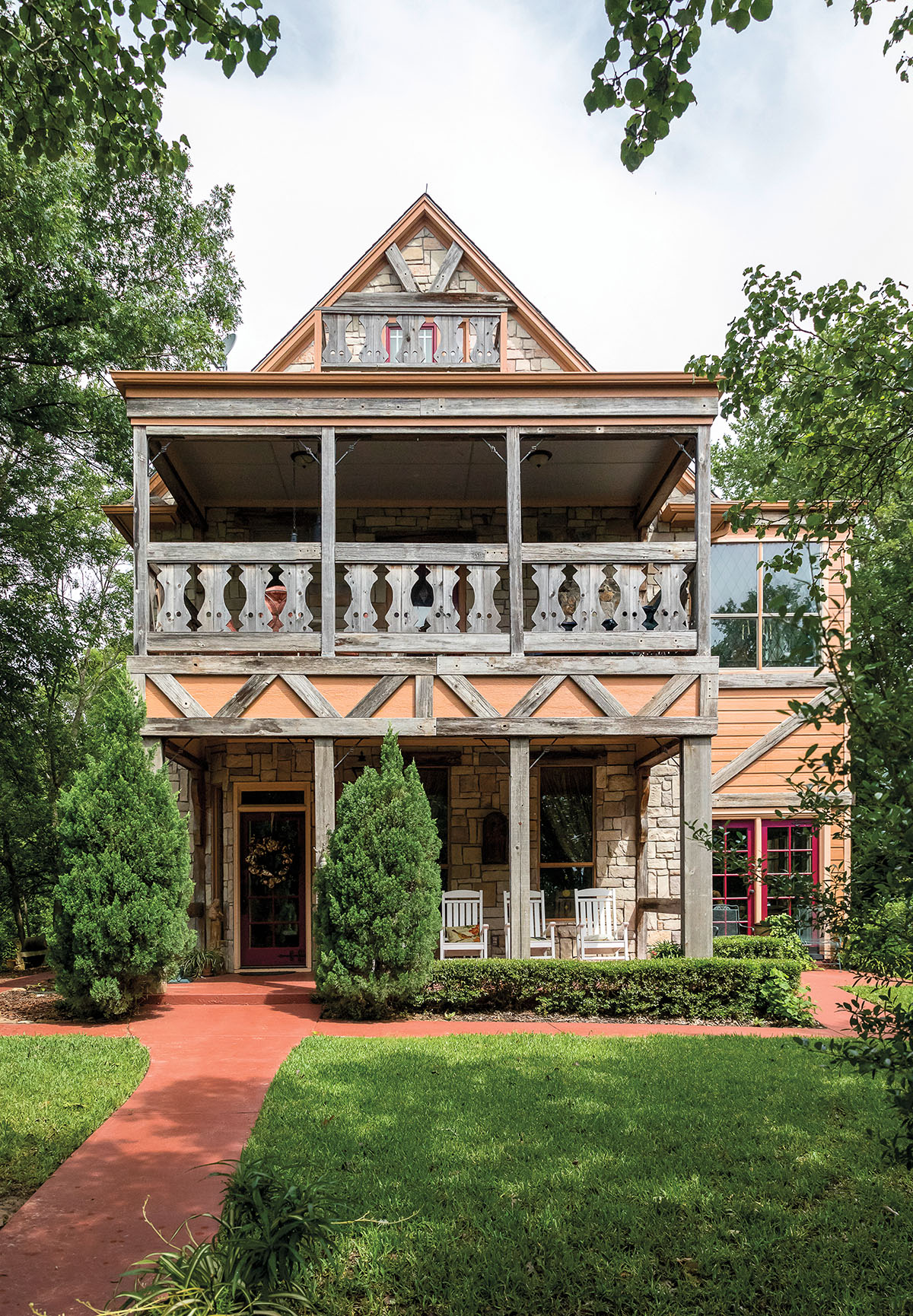 The outside facade of Elm Creek Manor in Muenster Texas