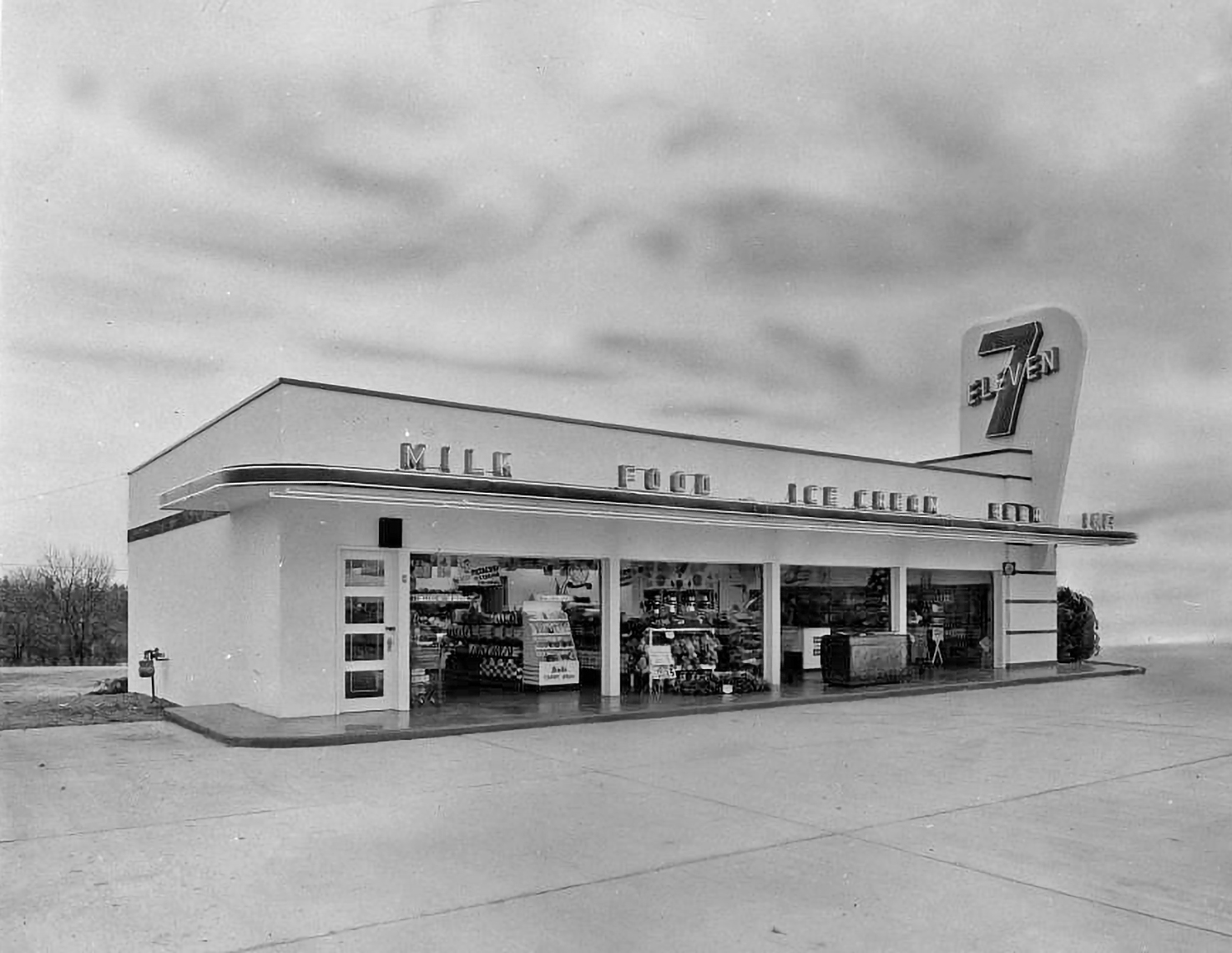 black and white, historic, 1952, 7-eleven, fort worth