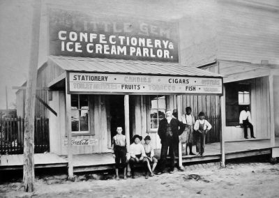 Traces of Texas’ Throwback Thursday: Sweet Treats in Skidmore