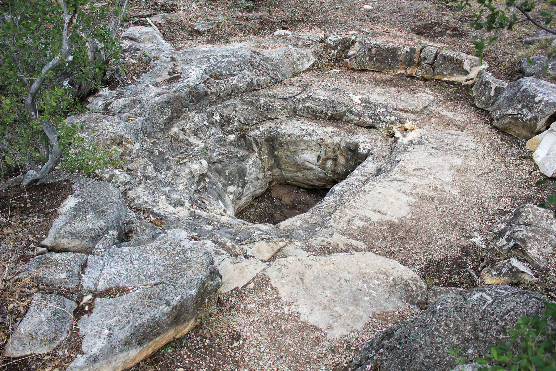 Gray rock surrounding "dead man's hole"