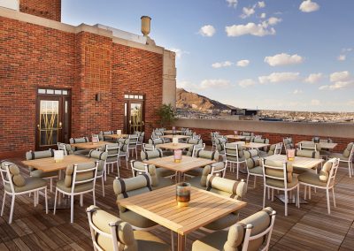 Elizabeth Taylor Lived at This El Paso Hotel