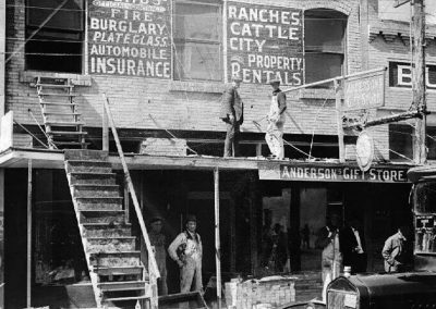 Traces of Texas’ Throwback Thursday: Rebuilding the Anderson Gift Store in Marfa