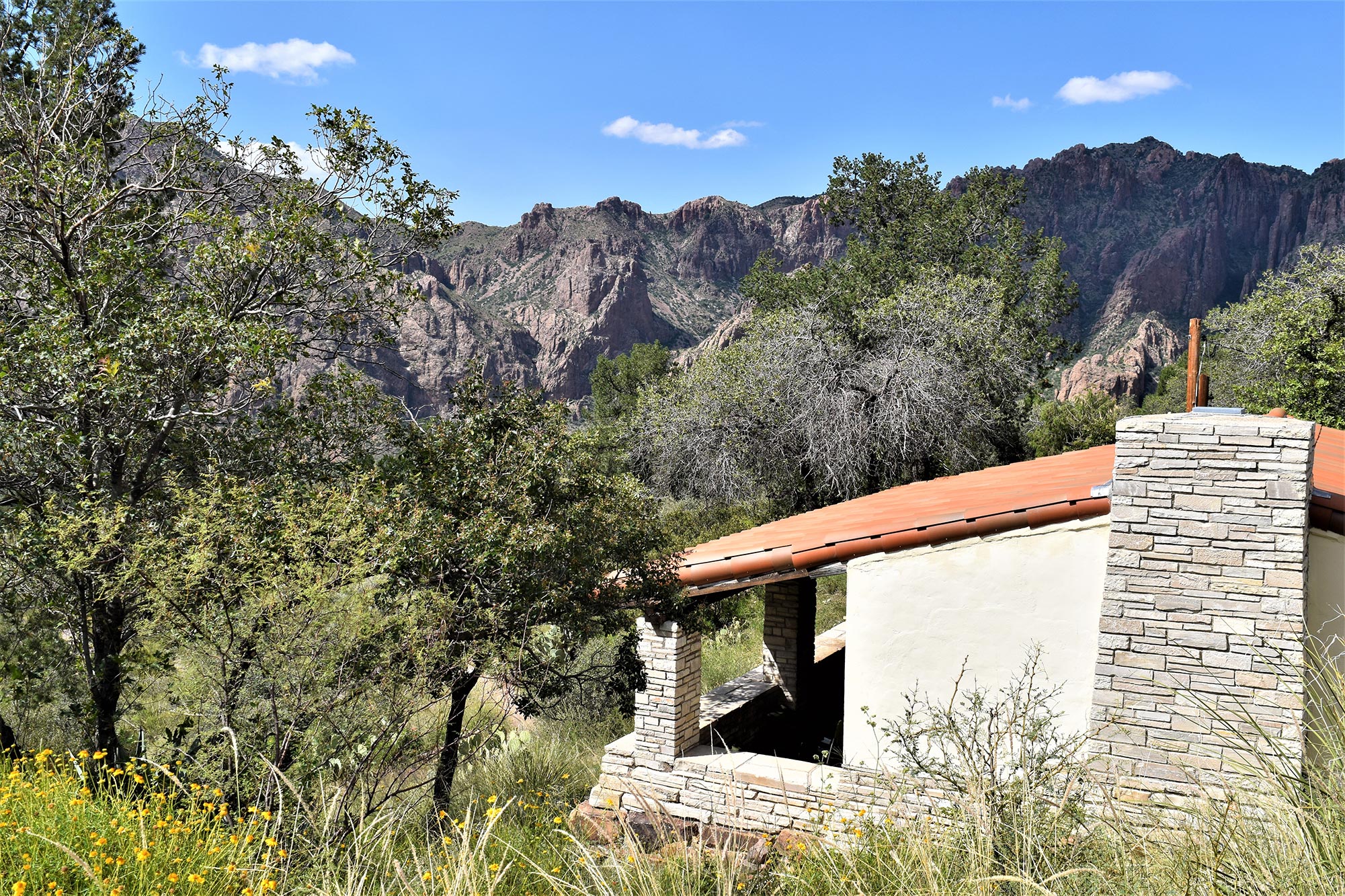 Roosevelt Stone Cottage with a backdrop of Big Bend's Mountains