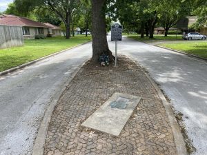 Roadside Oddity: The Lone Grave in Hearne