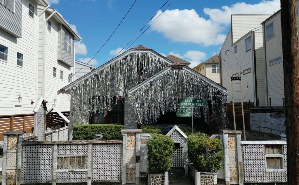 Roadside Oddity: Beer Can House
